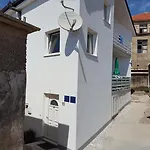 Anita Apartman *